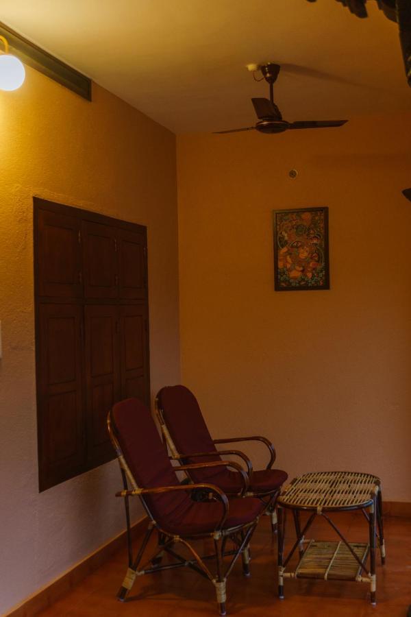 Canalview Private Cottage Azhikkal Ayiram Thengu Panmana Extérieur photo