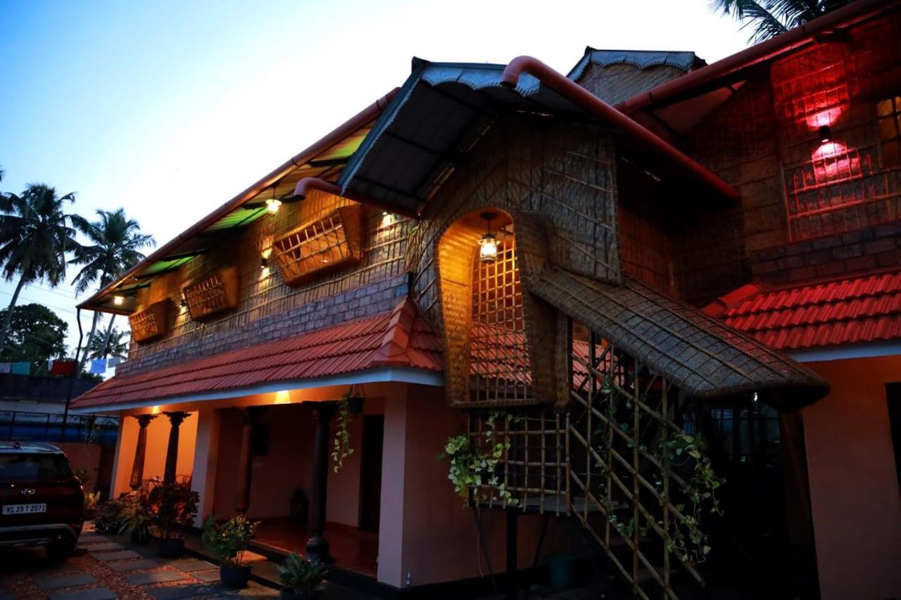 Canalview Private Cottage Azhikkal Ayiram Thengu Panmana Extérieur photo